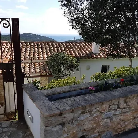 Estudio Vistas Al Mar Y Bosques De Begur Holiday home *